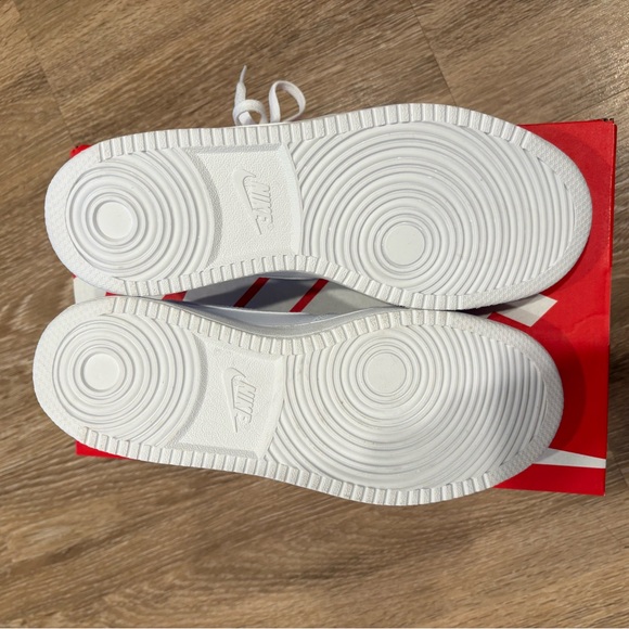 NEW Nike Ebernon Low size 8- Nike Red Box - Picture 3 of 4